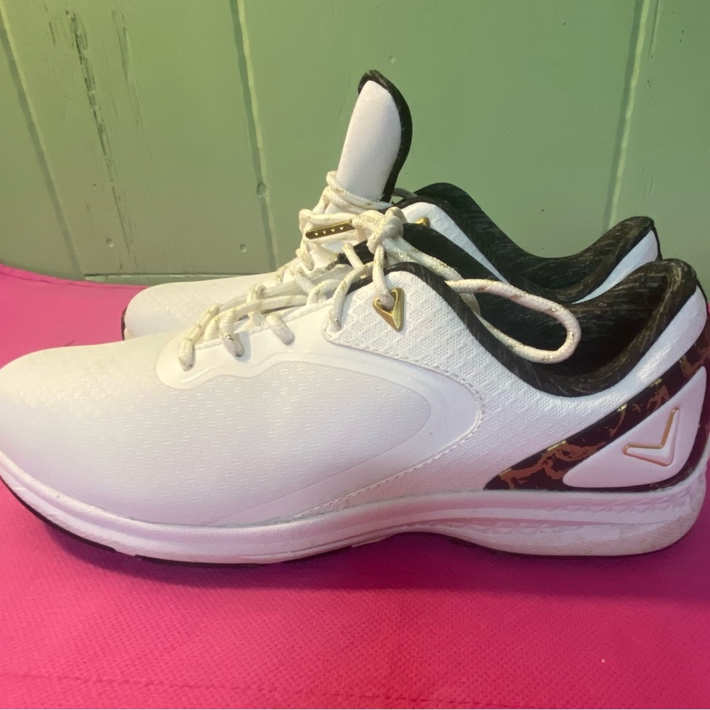 Women’s Callaway golf shoes